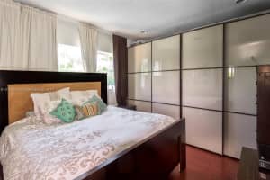 19931 NE 20th Ct, North Miami Beach, FL 33179, Sold 05/05/17