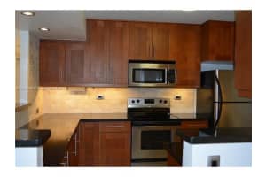 800 NE 195th St, Miami, FL 33179, Sold 10/03/17