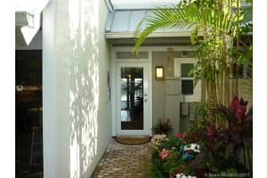 4871 SW 71st Pl, Miami, FL 33155, Sold 04/04/17