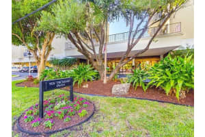 9660 W Bay Harbor Dr, Bay Harbor Islands, FL 33154, Sold 06/23/17