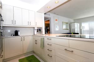 1450 Lincoln Rd, Miami Beach, FL 33139, Sold 09/04/17