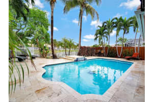 5322 NW 110th Ave, Doral, FL 33178, Sold 02/23/17