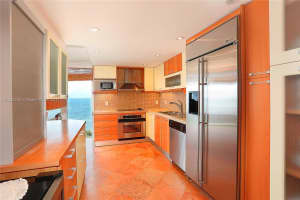 881 Ocean Dr #9h, Key Biscayne, FL 33149, Sold 05/31/17