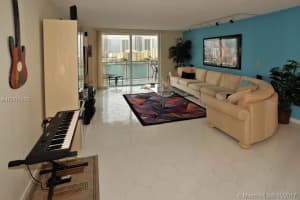 437 Golden Isles Dr #15e, Hallandale Beach, FL 33009, Sold 11/27/17