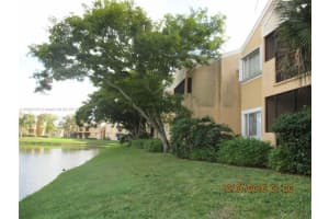 8375 SW 5th St, Pembroke Pines, FL 33025, Sold 01/24/17