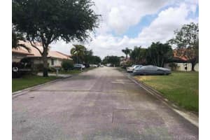 11530 SW 12th St, Pembroke Pines, FL 33025, Sold 03/02/17