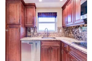 806 SE 7th St, Deerfield Beach, FL 33441, Sold 03/27/17