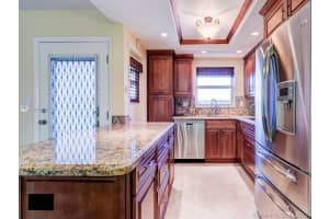 806 SE 7th St, Deerfield Beach, FL 33441, Sold 03/27/17