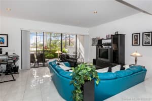 3602 Yacht Club Dr, Miami, FL 33180, Sold 09/20/17