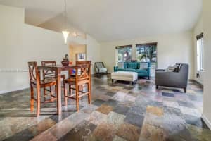 8221 SW 39th Ct, Davie, FL 33328, Sold 03/20/17