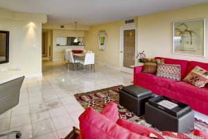 5757 Collins Ave # 305, Miami Beach, FL 33140, Sold 03/31/17