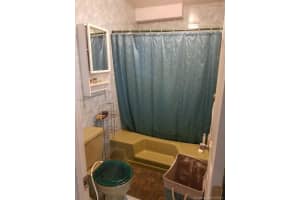 1900 W 54th St, Hialeah, FL 33012, Sold 03/07/17
