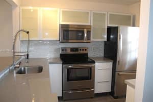 10373 NW 8th St, Pembroke Pines, FL 33026, Sold 02/17/17