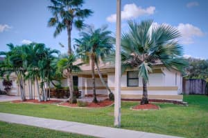1821 W Oak Knoll Cir, Davie, FL 33324, Sold 03/23/17