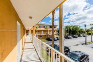 6225 SW Kendale Lakes Cir, Miami, FL 33183, Sold 04/21/17