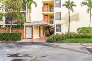 3440 NE 192 St, Miami, FL 33180, Sold 07/03/17