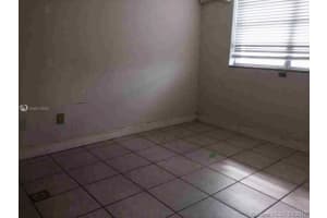 345 Ocean Dr, Miami Beach, FL 33139, Sold 06/01/17