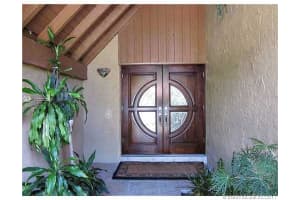 20300 NE 10th Pl, Miami, FL 33179, Sold 03/16/17