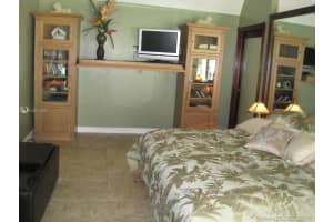 20300 NE 10th Pl, Miami, FL 33179, Sold 03/16/17