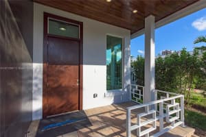 2512 NE 32nd Ave, Fort Lauderdale, FL 33305, Sold 09/26/17