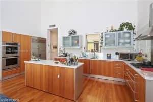 211 Zoe Way, Miami Beach, FL 33141, Sold 05/16/17