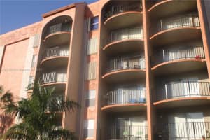 5199 NW 7th St #409e, Miami, FL 33126, Sold 03/31/17