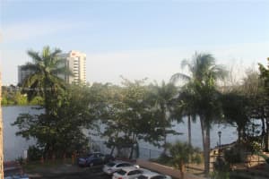 5199 NW 7th St #409e, Miami, FL 33126, Sold 03/31/17