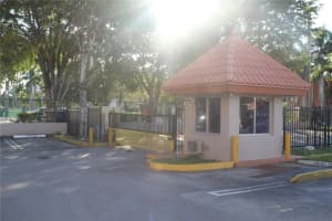 5199 NW 7th St #409e, Miami, FL 33126, Sold 03/31/17