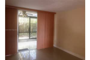 8820 Fontainebleau Blvd, Miami, FL 33172, Sold 06/08/17