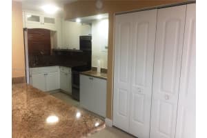 8820 Fontainebleau Blvd, Miami, FL 33172, Sold 06/08/17