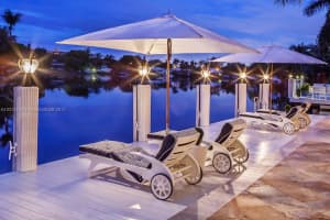 2424 NE 22nd Terrace, Fort Lauderdale, FL 33305, Sold 04/17/17