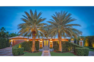 2424 NE 22nd Terrace, Fort Lauderdale, FL 33305, Sold 04/17/17