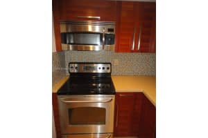 7832 Collins Ave, Miami Beach, FL 33141, Sold 04/28/17