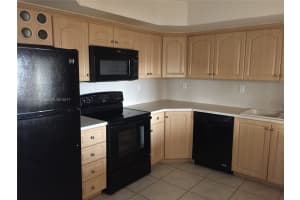 17405 NW 75th Pl, Hialeah, FL 33015, Sold 06/16/17