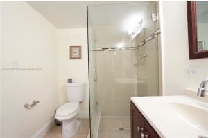 800 NE 195th St, Miami, FL 33179, Sold 05/17/17