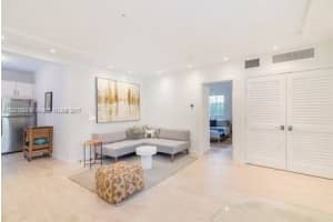 700 16th St, Miami Beach, FL 33139, Sold 05/18/17