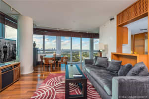 101 20th St, Miami Beach, FL 33139, Sold 09/25/17