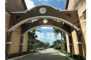 10030 Hammocks Blvd, Miami, FL 33196, Sold 05/25/17