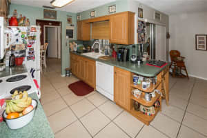 9504 NW 66th St, Tamarac, FL 33321, Sold 05/26/17