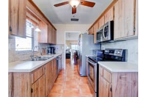 8010 NW 100th Dr, Tamarac, FL 33321, Sold 05/19/17