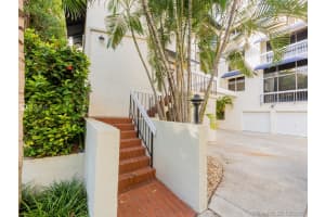 125 E Enid Dr, Key Biscayne, FL 33149, Sold 04/17/17