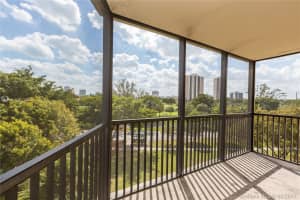 3301 N Country Club Dr, Miami, FL 33180, Sold 07/27/17