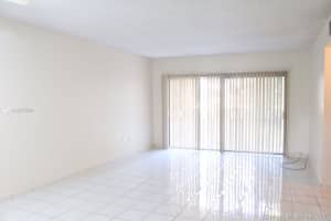 8881 Fontainebleau Blvd, Miami, FL 33172, Sold 08/07/17