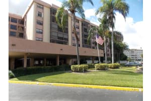 900 NE 195th St, Miami, FL 33179, Sold 05/10/17
