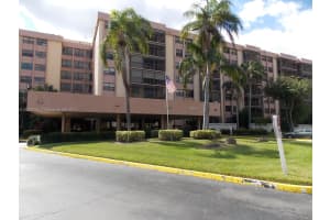 900 NE 195th St, Miami, FL 33179, Sold 05/10/17