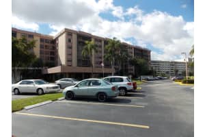 900 NE 195th St, Miami, FL 33179, Sold 05/10/17