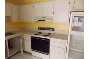 900 NE 195th St, Miami, FL 33179, Sold 05/10/17