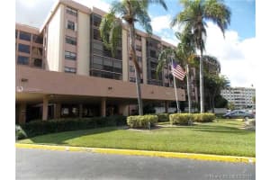 900 NE 195th St, Miami, FL 33179, Sold 06/02/17