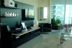 218 SE 14th St, Miami, FL 33131, Sold 04/19/17
