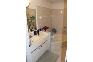 16720 NW 75th Ave, Hialeah, FL 33015, Sold 05/04/17